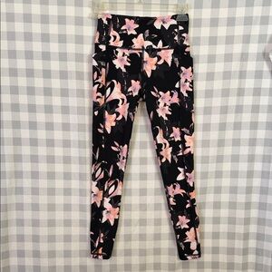 Victoria’s Secret Incredible Essential Pocket Leggings, Size 2, Floral Lily
